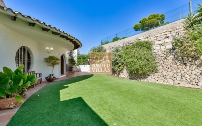 Exclusive villa with stunning panoramic views next to the Altea Golf Club